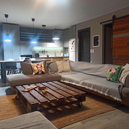 Yannis' Apartment Drama Exterior photo